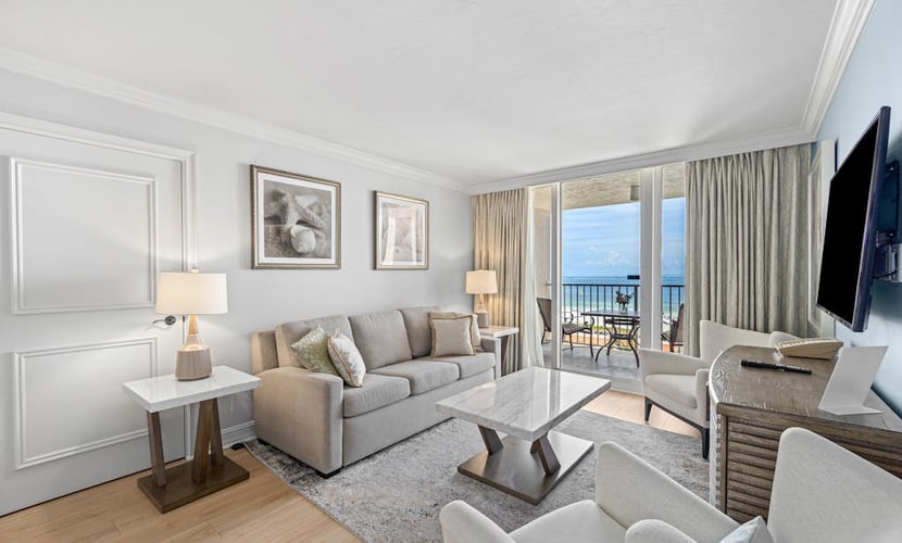 Gulf-front condo with pool, hot tub, central AC, view & on-site restaurants