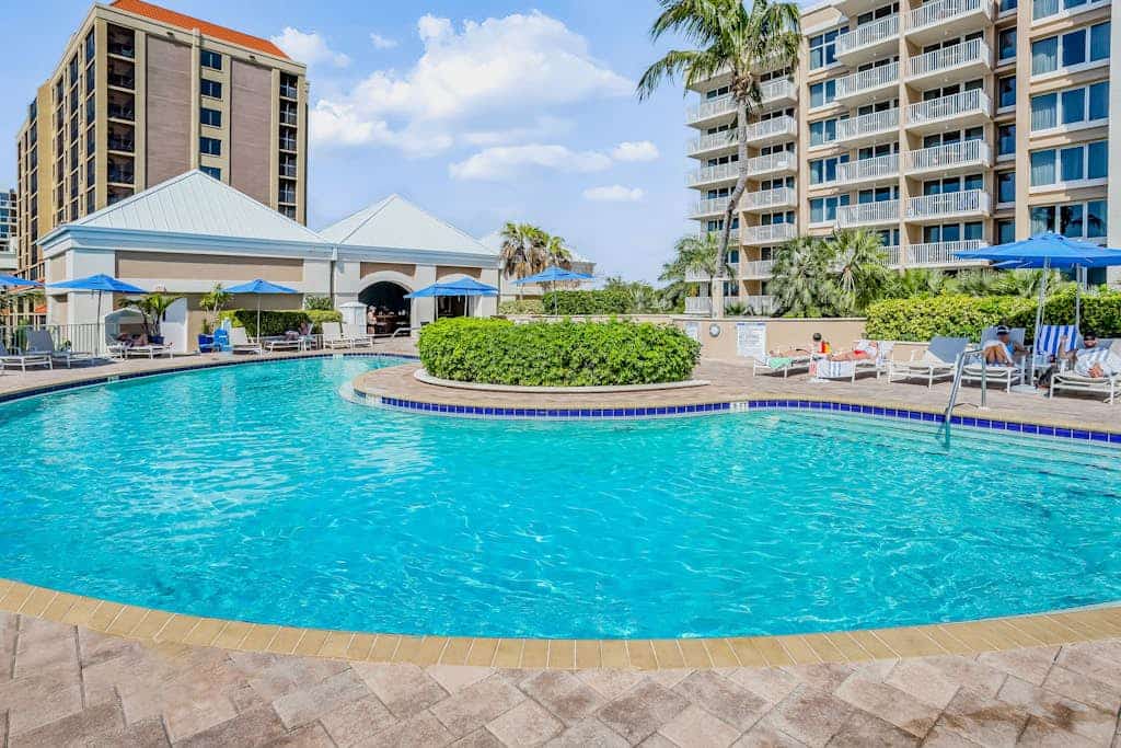 Beachfront condo with a pool, a hot tub, central AC, & on-site restaurants
