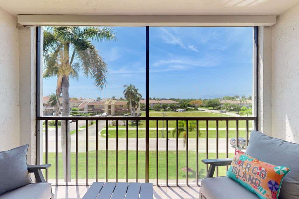 Remodeled condo in a waterfront complex with pools, hot tubs, & tennis