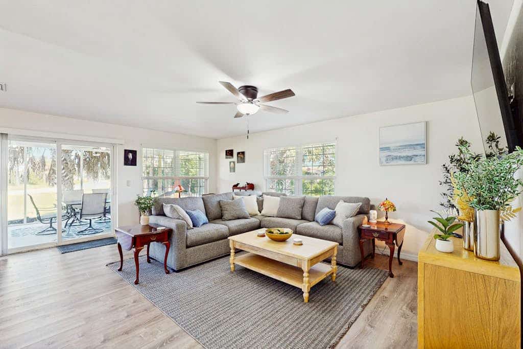Waterfront home with, private grill, and washer and dryer, and Gulf access