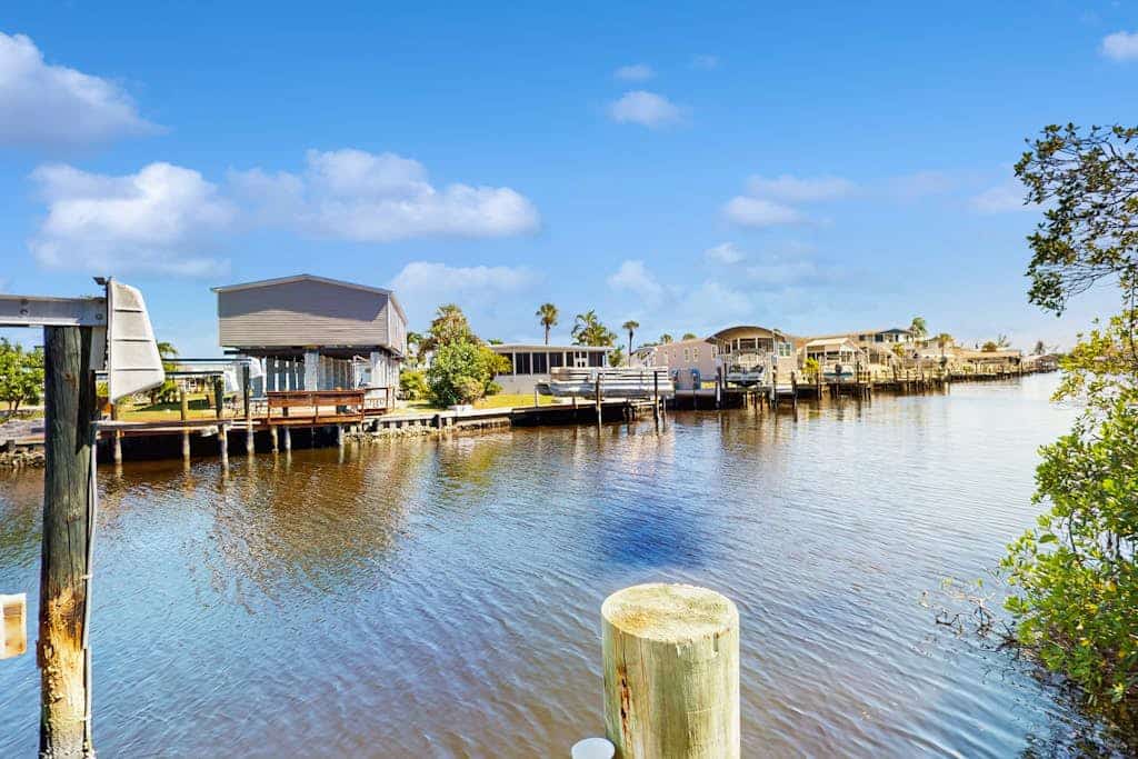 Waterfront home with, private grill, and washer and dryer, and Gulf access