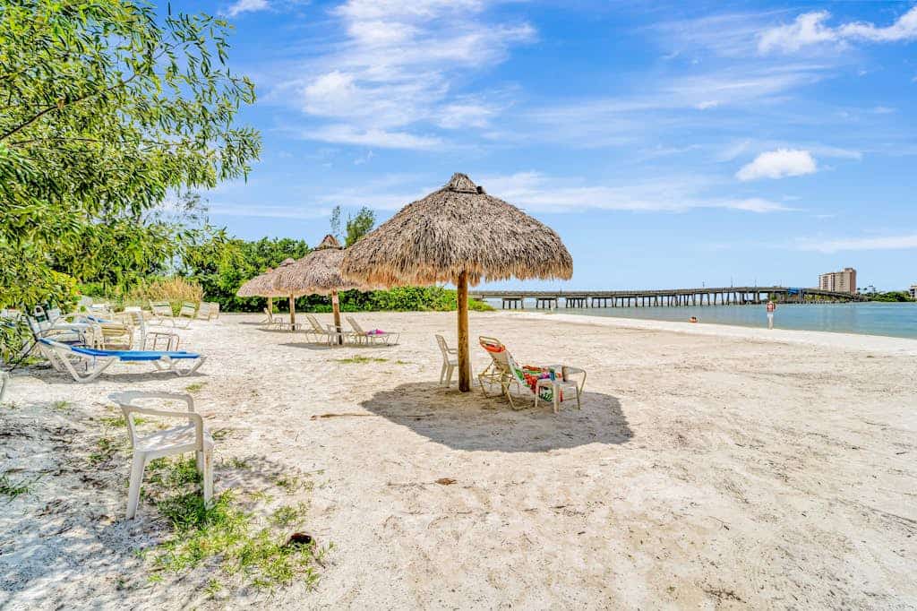 Waterview condo with shared pool, panoramic balcony views, and WIFI