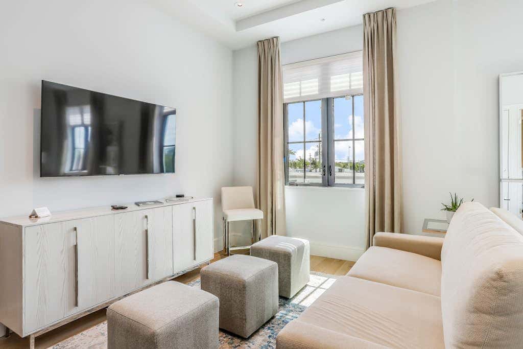 SoCe Flats 209