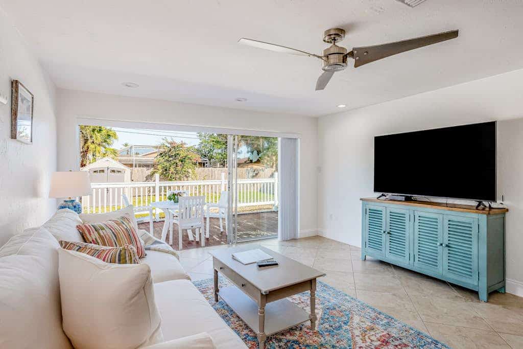 Dog-friendly home plus attached studio with fenced yard, washer/dryers, & AC