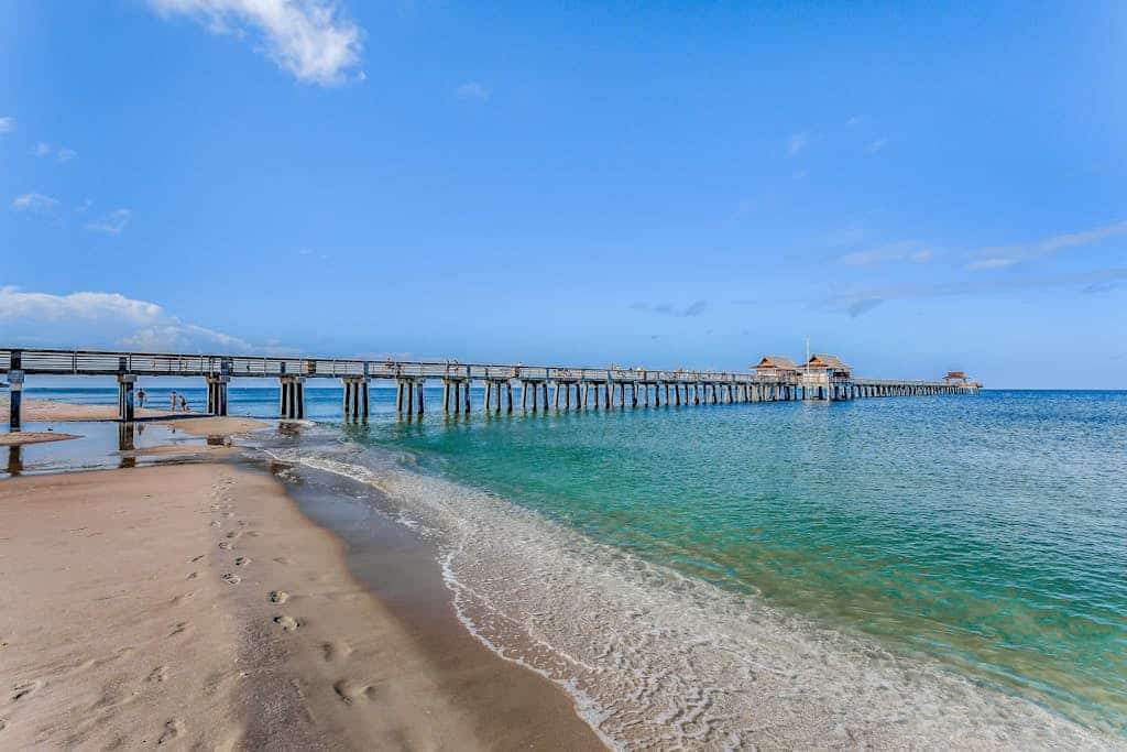 Exceptional condo with balcony, WIFi, and located close to beaches and downtown