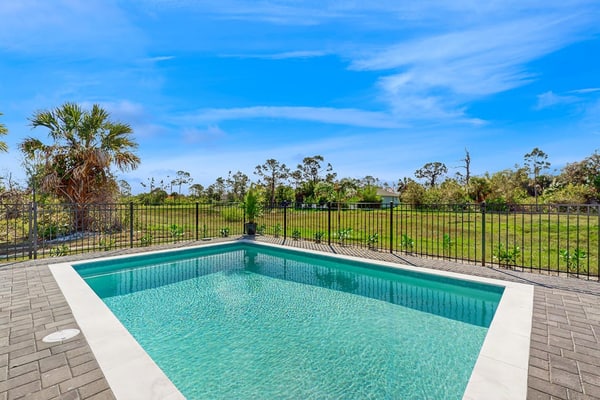 Well appointed new home with private pool, large yard, W/D & dog friendly