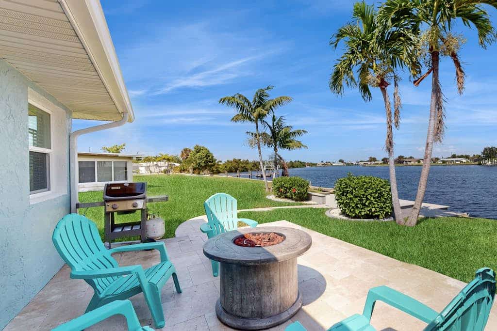 Ultimate Waterfront Getaway with 2 Private Docks, Pool, Free Waterpark Tickets