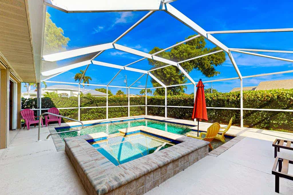 Entertaining home with Heated Pool & Game Room! Snowbird friendly