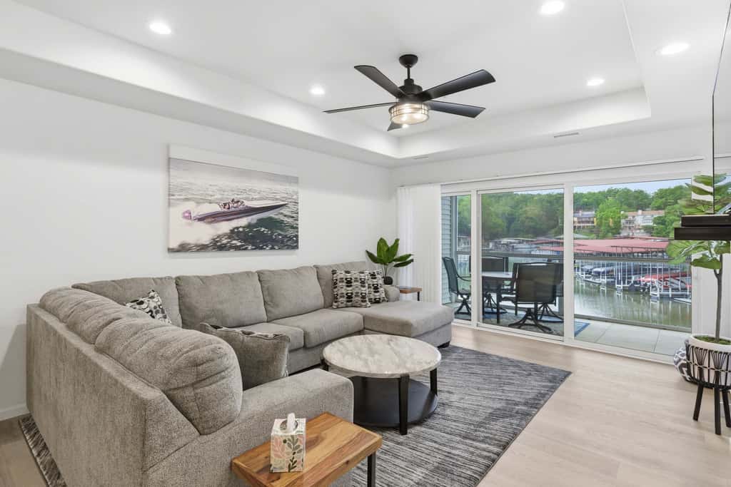 Stylish 3BR Condo - LAKE VIEW - Lake Ozark