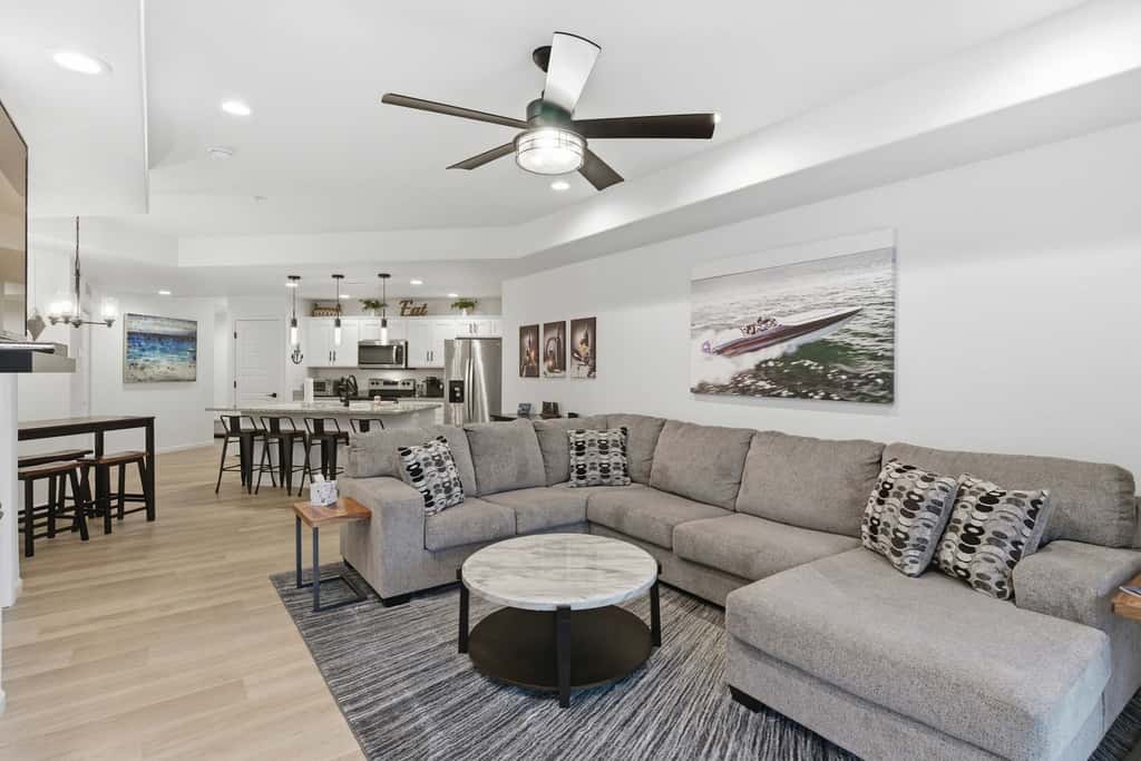 Stylish 3BR Condo - LAKE VIEW - Lake Ozark