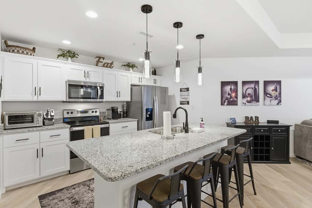 Stylish 3BR Condo - LAKE VIEW - Lake Ozark