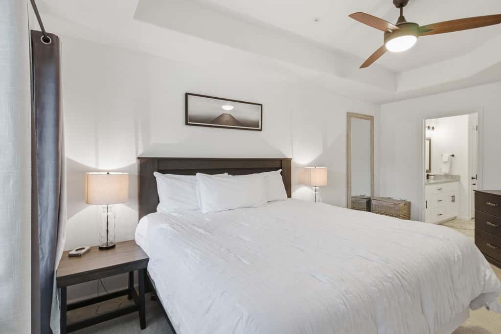 Stylish 3BR Condo - LAKE VIEW - Lake Ozark