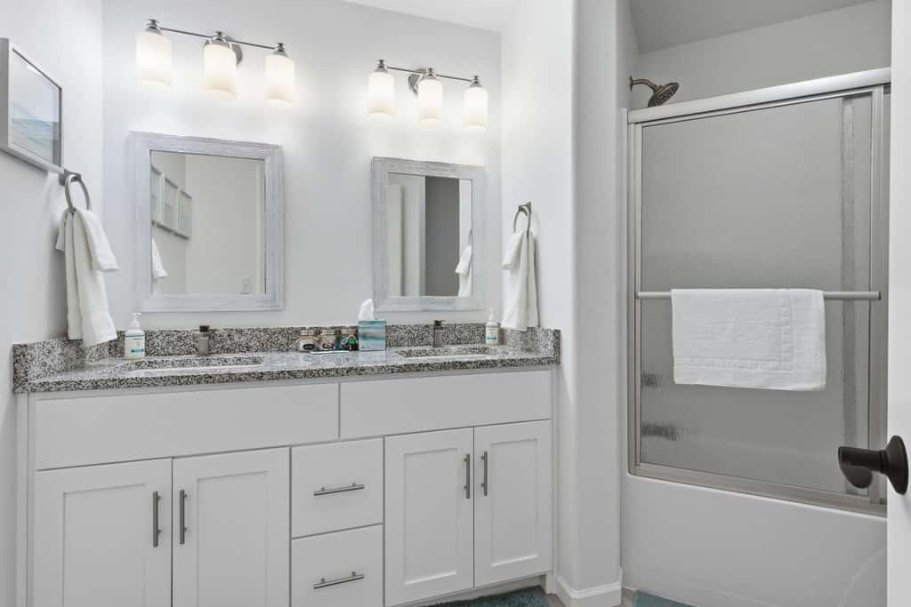 Stylish 3BR Condo - LAKE VIEW - Lake Ozark