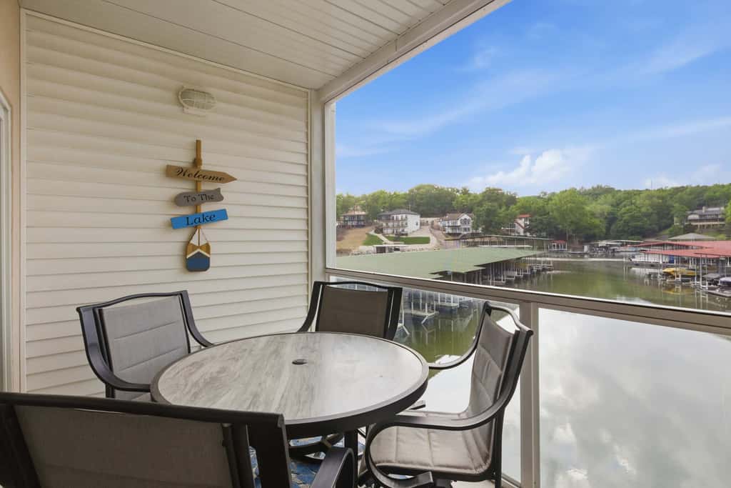 Stylish 3BR Condo - LAKE VIEW - Lake Ozark