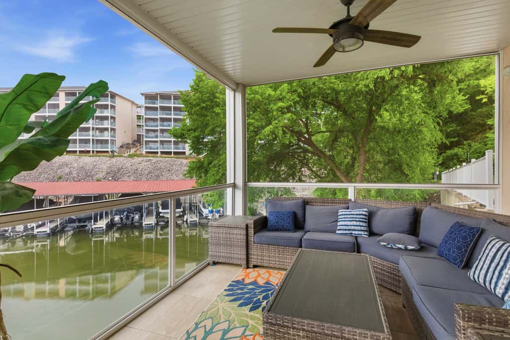 Stylish 3BR Condo - LAKE VIEW - Lake Ozark