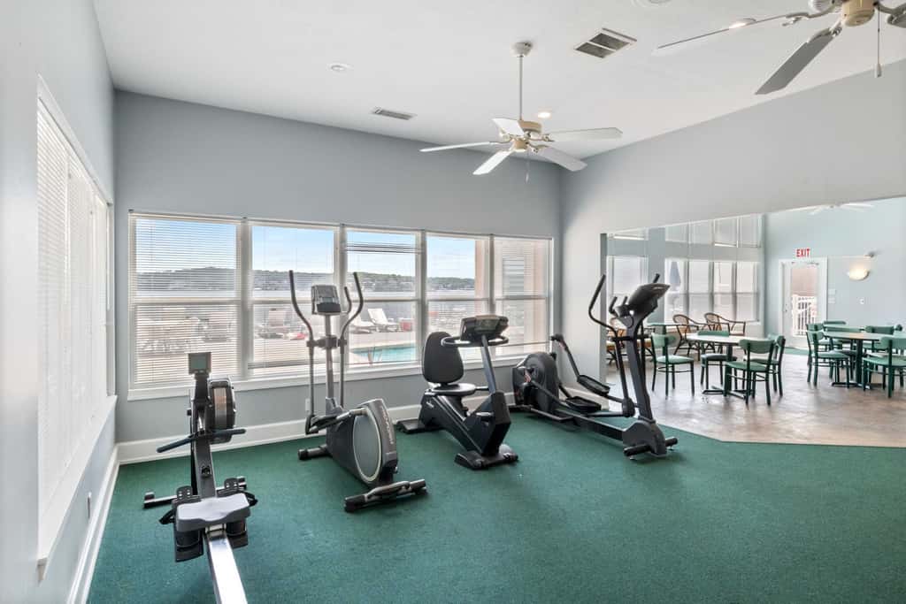 Stylish 3BR Condo - LAKE VIEW - Lake Ozark