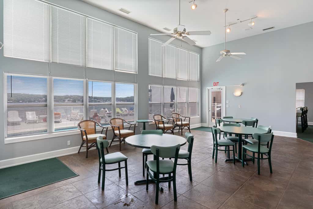 Stylish 3BR Condo - LAKE VIEW - Lake Ozark
