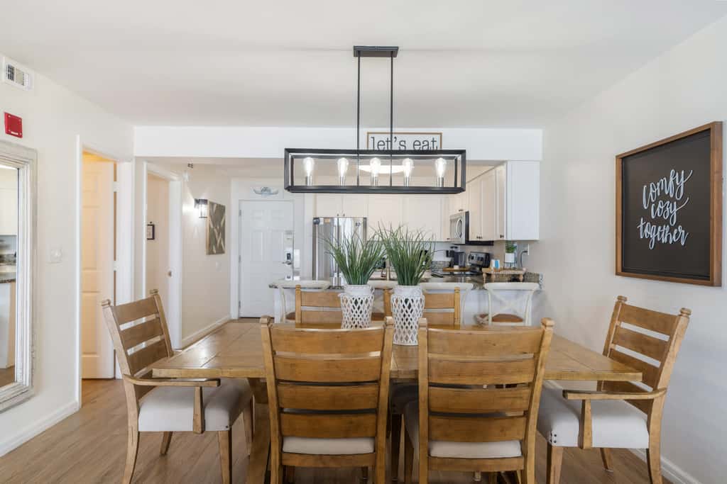 Gulf front condo with resort amenities, steps to the beach