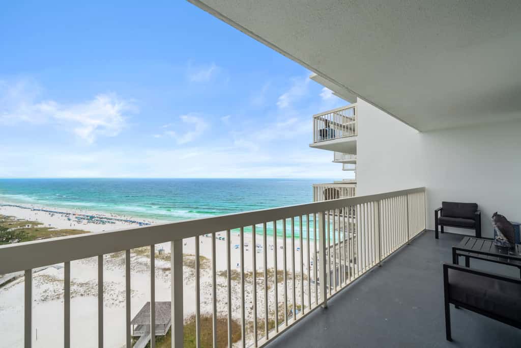 Gulf front condo with resort amenities, steps to the beach