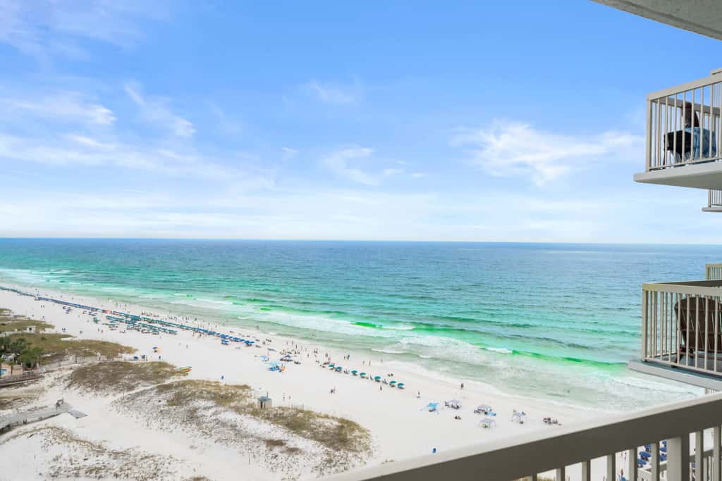 Gulf front condo with resort amenities, steps to the beach