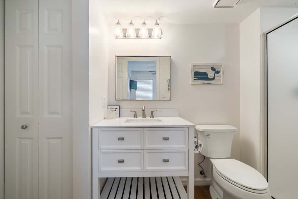 Gulf front condo with resort amenities, steps to the beach