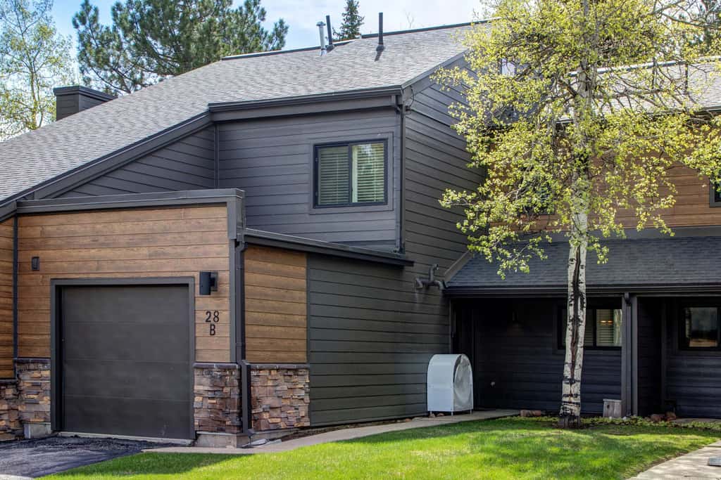 3BR Townhouse with Loft - Walk to Ski Lifts