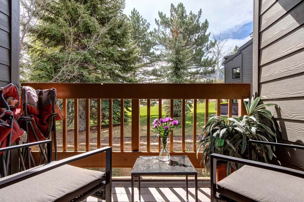 3BR Townhouse with Loft - Walk to Ski Lifts