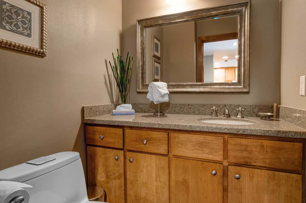3BR Townhouse with Loft - Walk to Ski Lifts