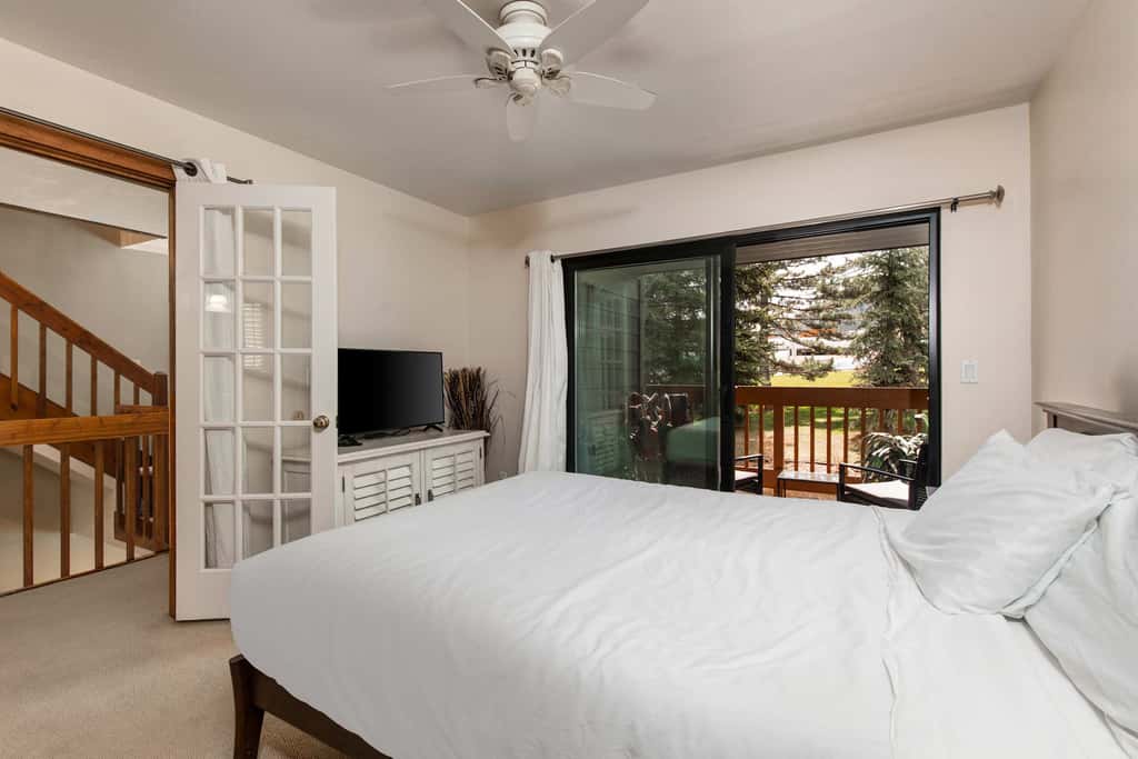 3BR Townhouse with Loft - Walk to Ski Lifts