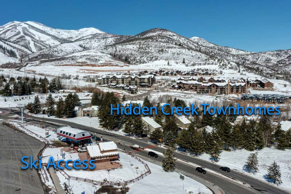 3BR Townhouse with Loft - Walk to Ski Lifts
