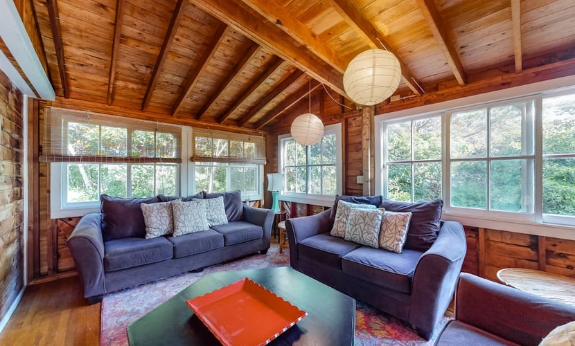 Classic Cape home with full kitchen, W/D, firepit & gas grill - walk to beach