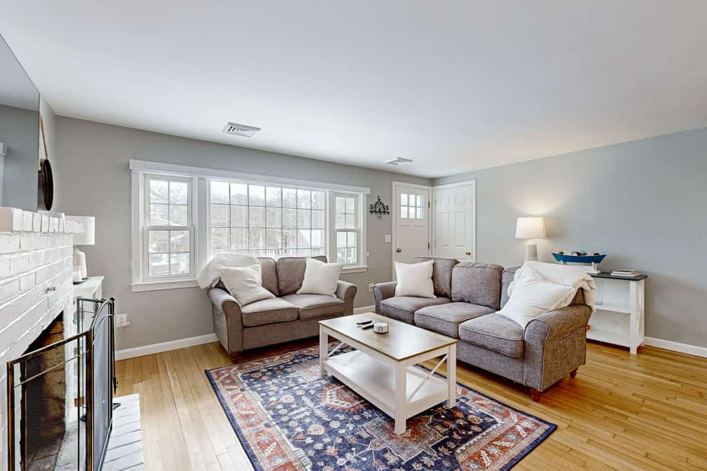 Beautifully renovated home near Scargo Lake with deck, W/D, AC, games, & yard