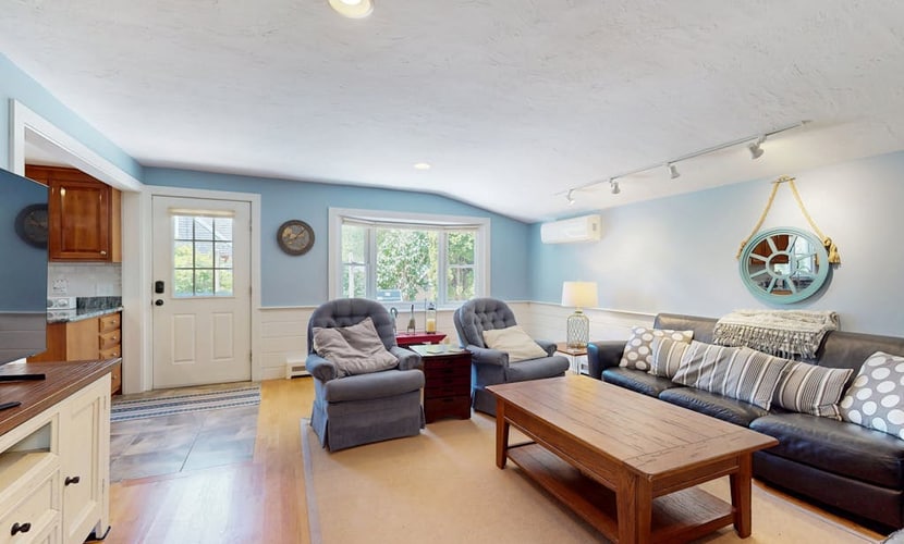 Cape Cod Getaway - near Seymour Pond and Rail Trail; Bay Beaches w/in a few mile