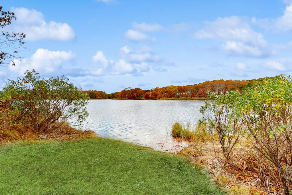 Bourne's Pond Hideaway