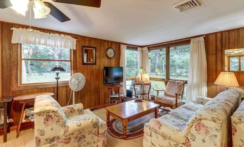 Comfy Cabin with Deck, Firepit, & Bike Path Access - Walk to Nauset Light Beach