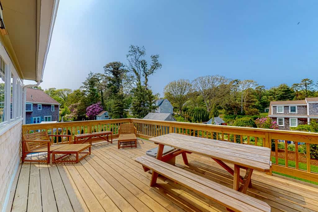 Lovely dog-friendly home w/ fireplace, central AC, full kitchen, & washer/dryer