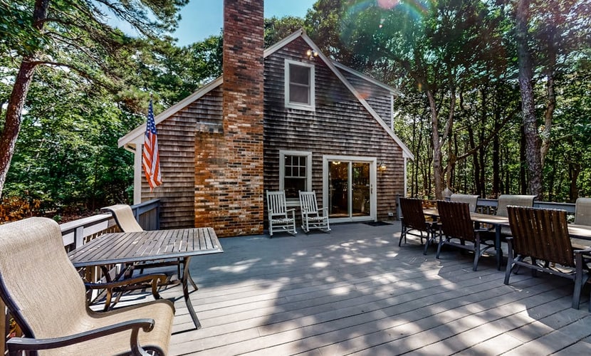 Lovely Cape Cod Home with Large Deck, Gas Grill, AC, and Free WiFi