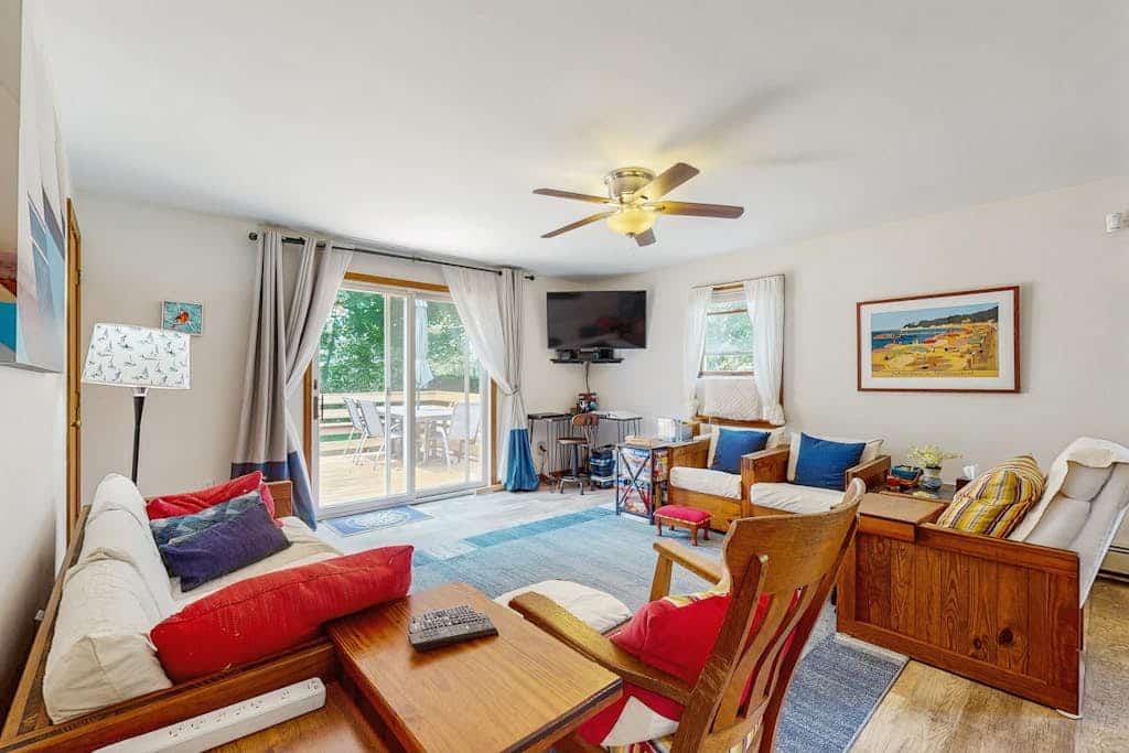 Great Ranch Style Home In Edgartown W/ Gas Grill & Dog Friendly