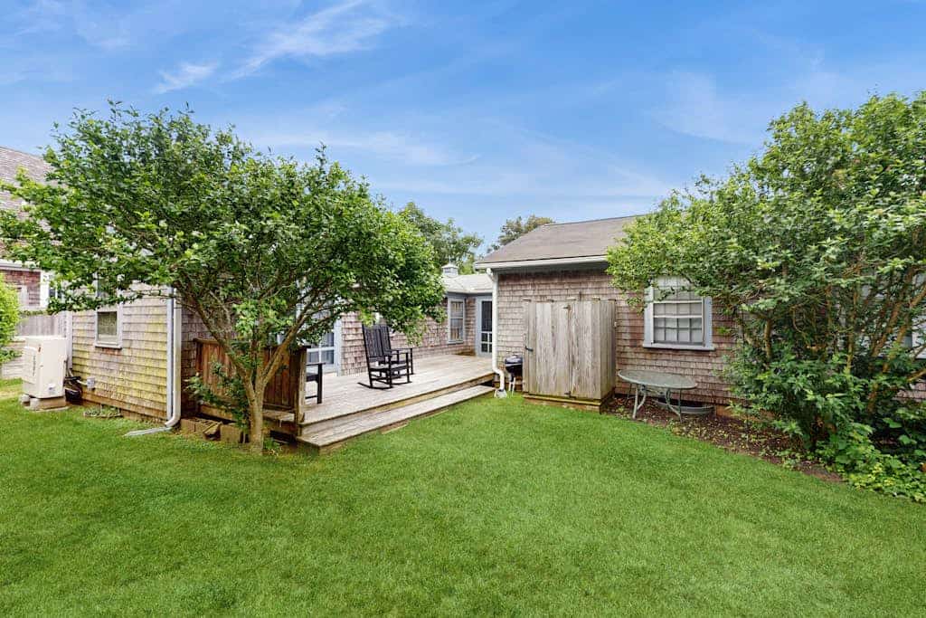 Cozy in-law suite near Edgartown & the beach with patio, outdoor shower, & AC