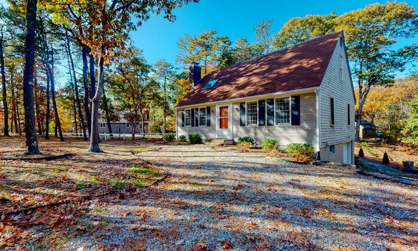Pristine, family-friendly home w/ a large yard, free WiFi, private washer/dryer