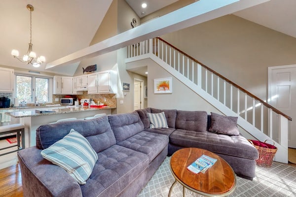 Pristine, family-friendly home w/ a large yard, free WiFi, private washer/dryer