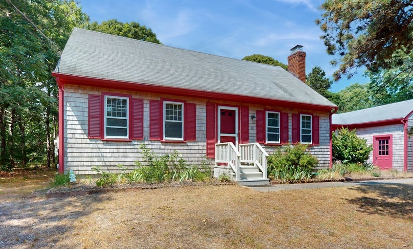 Cape Getaway -walk to restaurants & shops, near bay & ocean beaches & rail trail