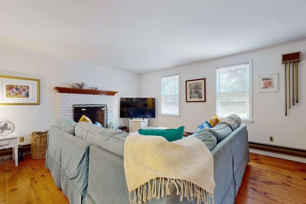 Cape Getaway -walk to restaurants & shops, near bay & ocean beaches & rail trail