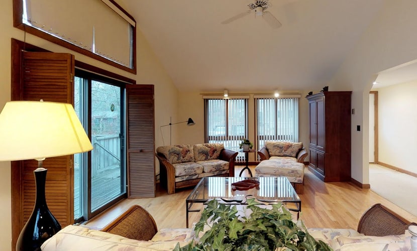 Tranquil Home with Private Deck - Walk to Beaches and Downtown Oak Bluffs