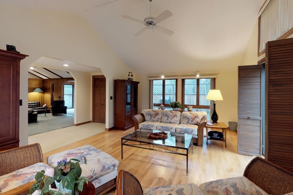 Tranquil Home with Private Deck - Walk to Beaches and Downtown Oak Bluffs