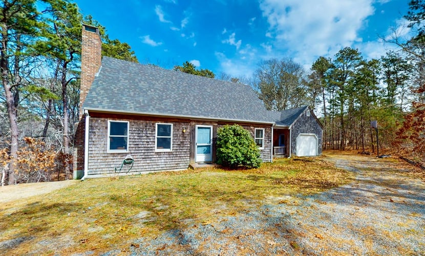Oakwood Trail Cottage | Eastham home on Cape Cod Rail Trail with great deck
