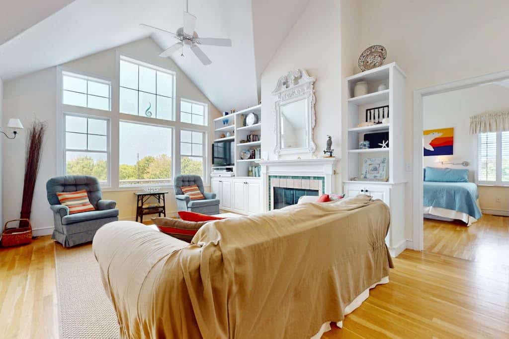 Cape Beach House with spectacular views and beach access, central AC