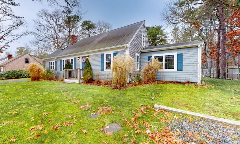 Incredibly spacious home with games, bikes, kayaks, firepit & amazing yard