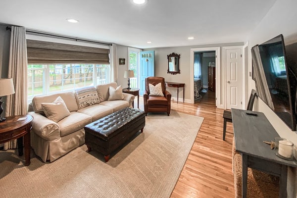 Peaceful perch near area's beaches with firepit, grill, streaming - dog-friendly