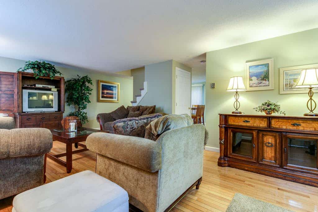 Charming home away from home near lagoon pond w/ boat launch